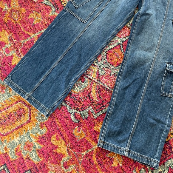 🔥NWT Forever 21 | Women’s medium blue denim Cargo jeans, multiple pockets, sz 28 - Picture 12 of 15